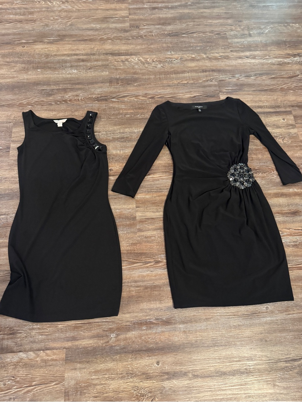 Lot of 2 dresses - small and size 2
